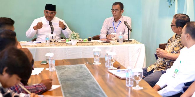Pj Gubernur Safrizal Sampaikan Paparan di Uji Kompetensi Wartawan di Banda Aceh